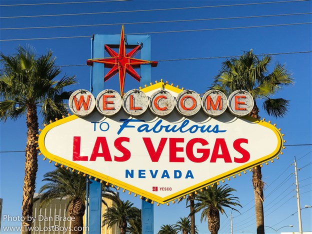 Las Vegas Christmas Trip Report: 16,644 Words. You Have Been Warned. - i  put my life on a shelf